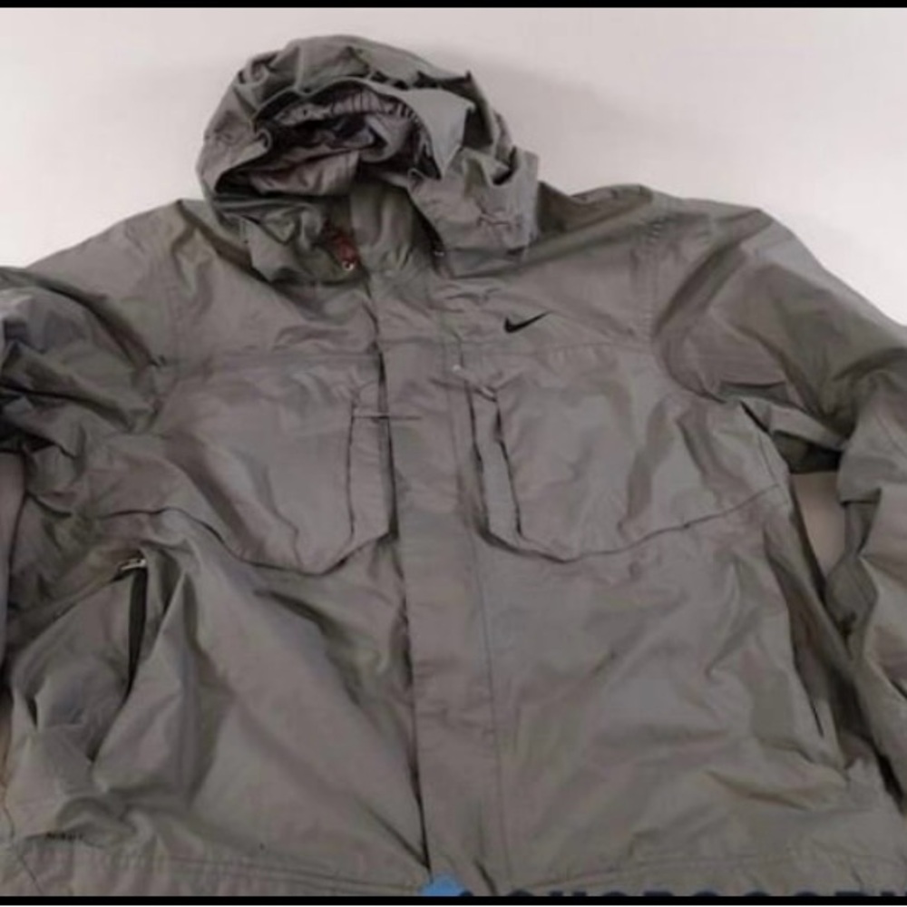 NIKE Men's Large Fit Storm
Jacket